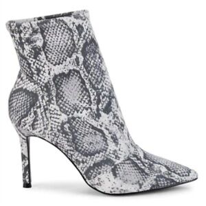 NEW in box Charles David Ankle Boot Snake print Stretch